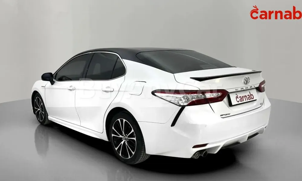 Vehicle photo 8