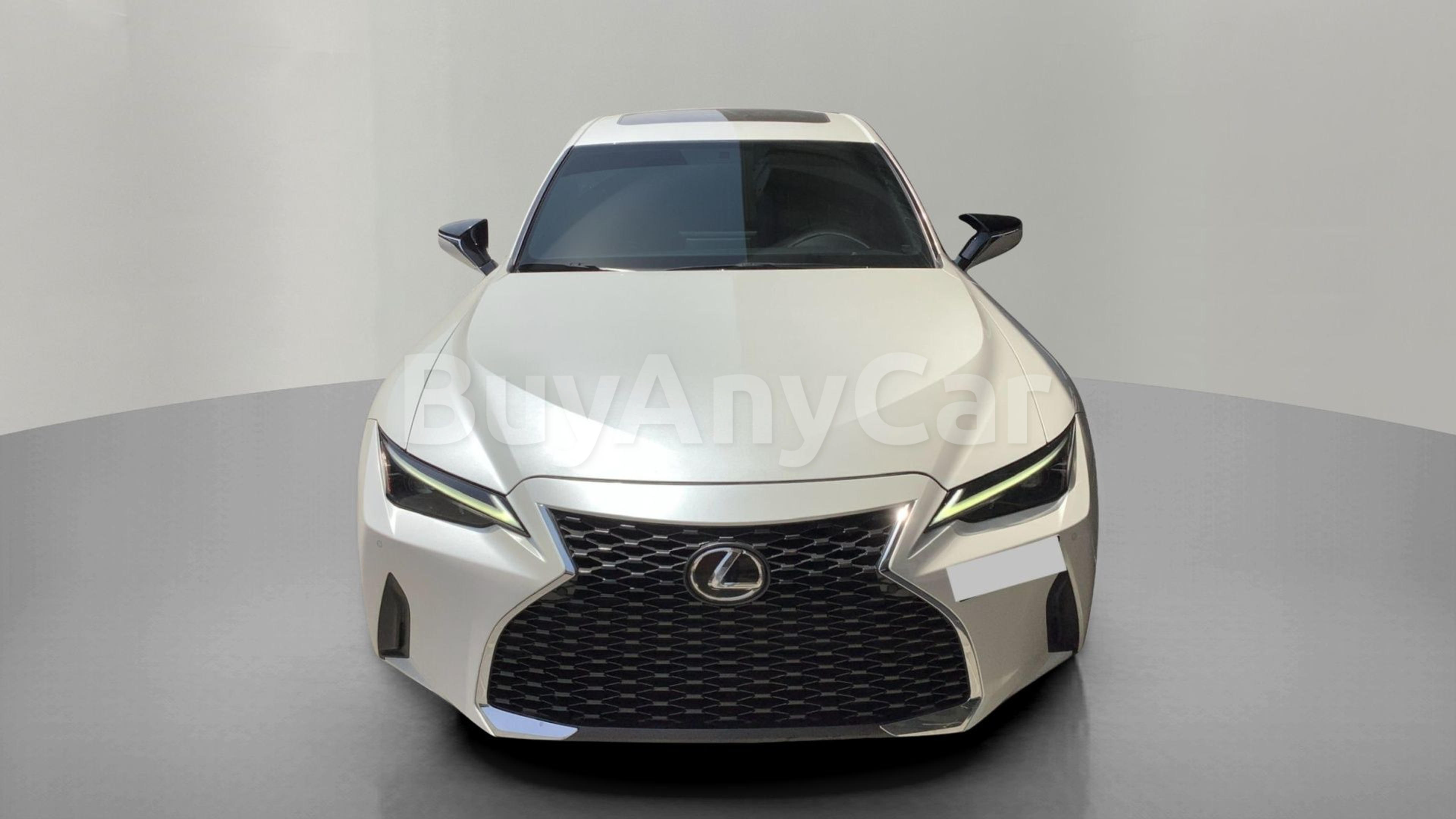 Lexus IS 2022
