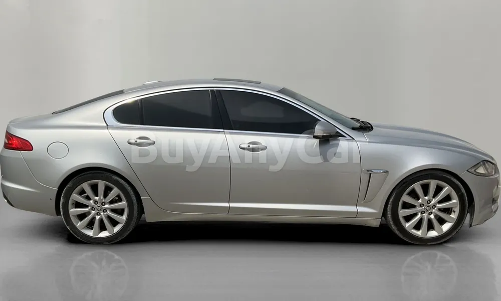 Vehicle photo 3