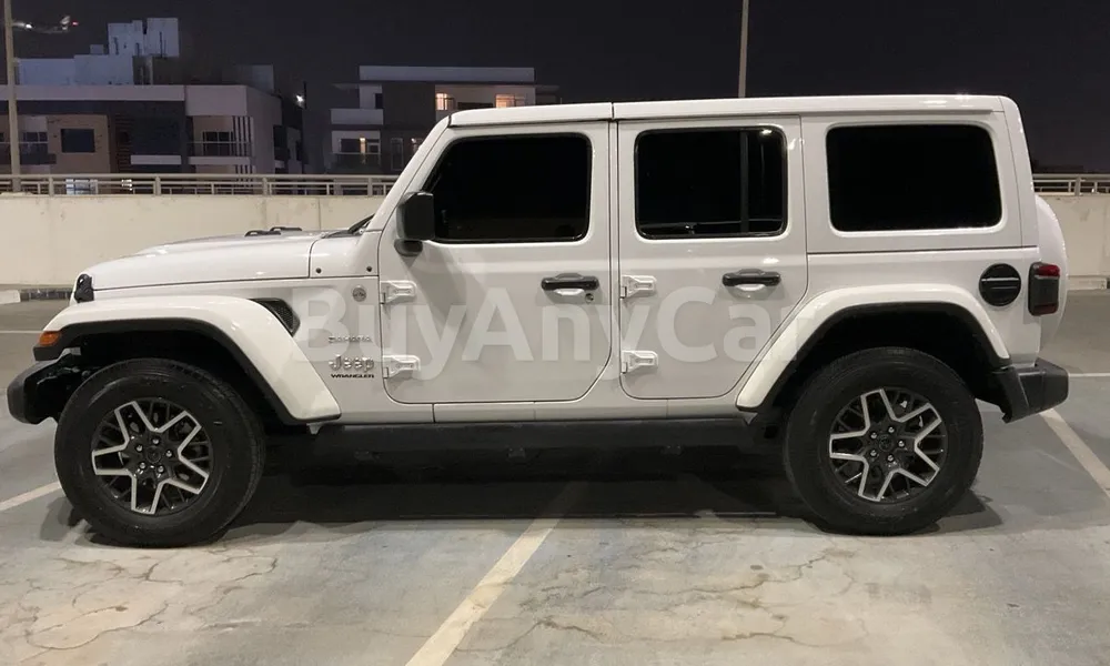 Vehicle photo 4
