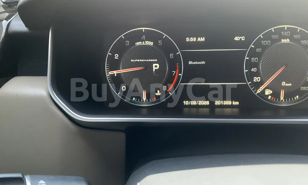 Vehicle photo 6