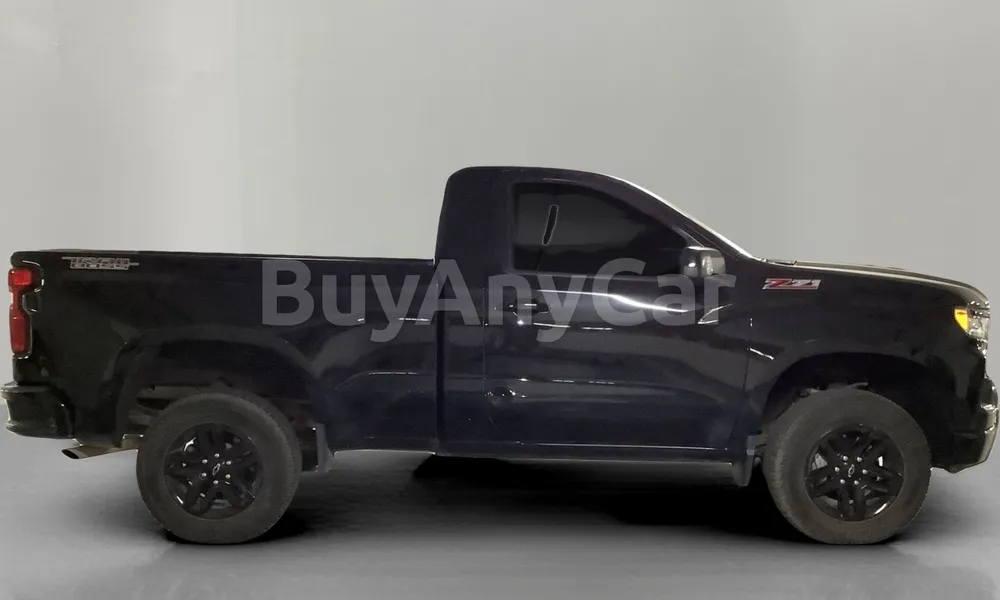 Vehicle photo 3