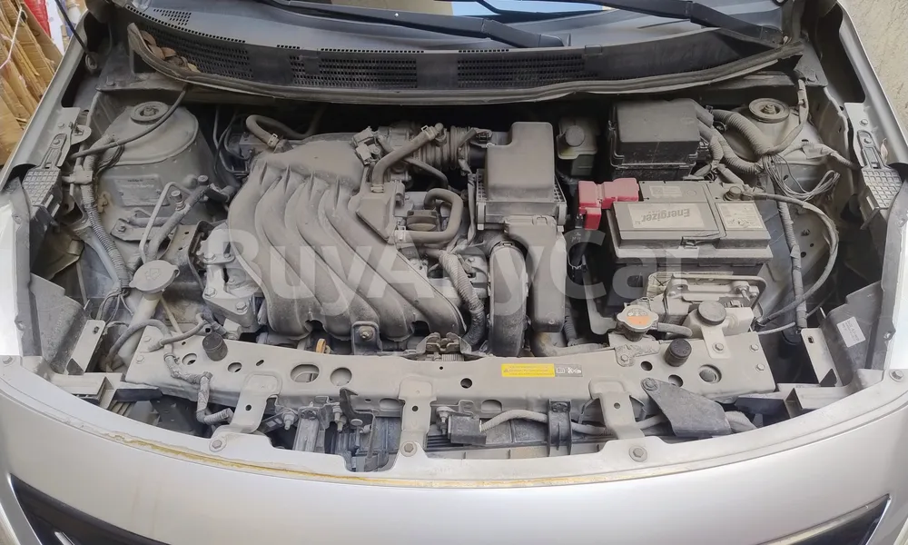 Vehicle photo 9