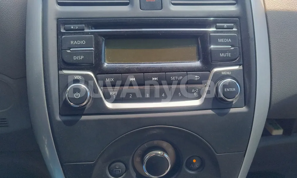 Vehicle photo 5