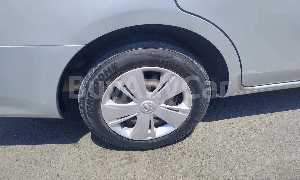 Vehicle photo 7