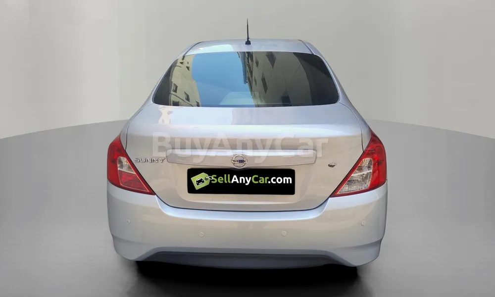 Vehicle photo 2