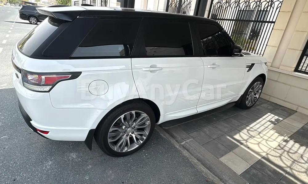 Vehicle photo 5