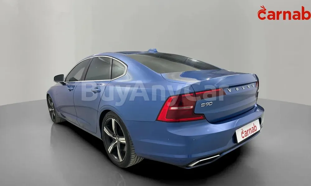 Vehicle photo 21