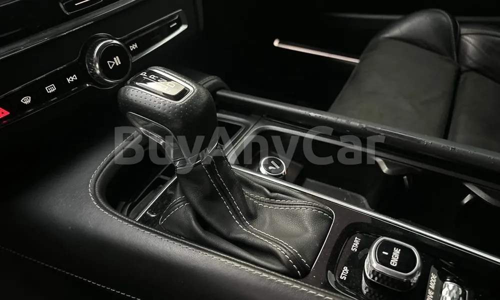 Vehicle photo 13