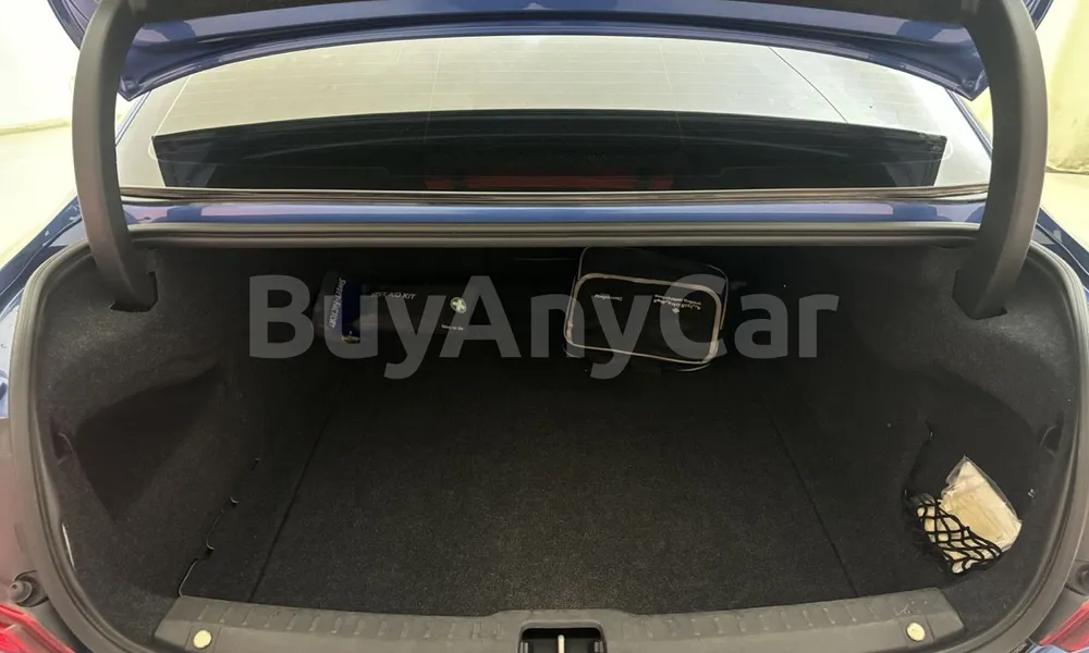 Vehicle photo 9