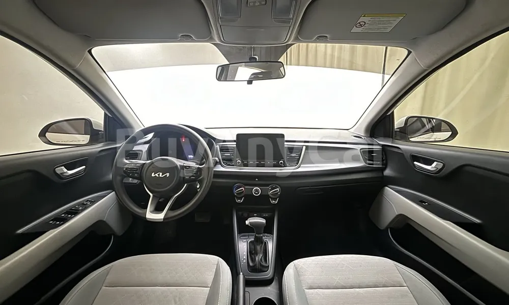 Vehicle photo 5