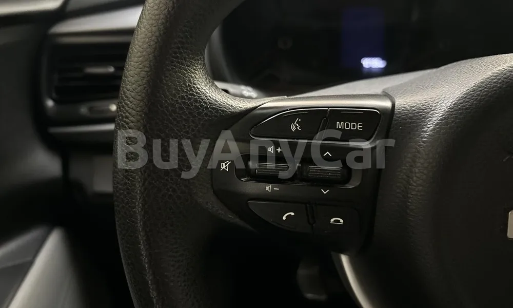 Vehicle photo 11