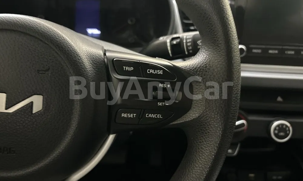Vehicle photo 12