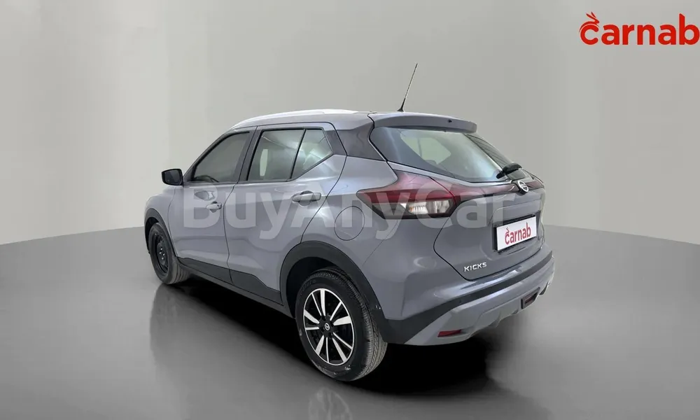 Vehicle photo 7