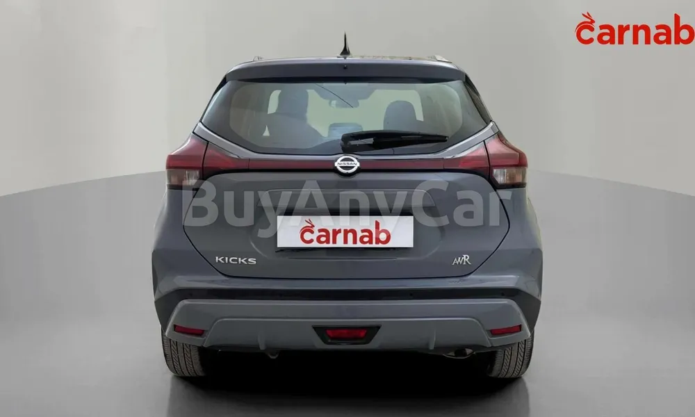 Vehicle photo 2