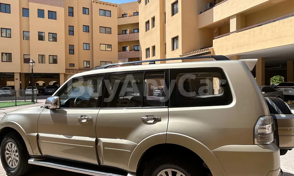 Vehicle photo 9