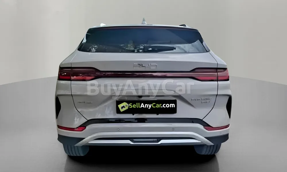 Vehicle photo 2