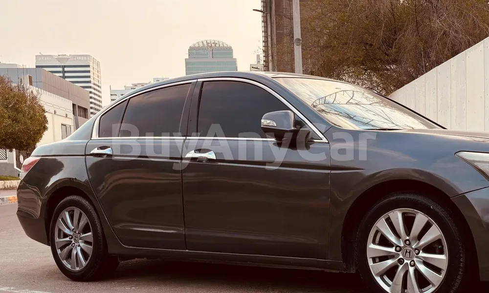 Vehicle photo 3