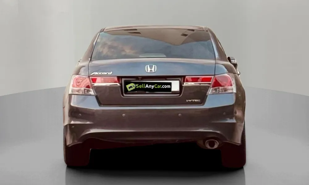 Vehicle photo 2