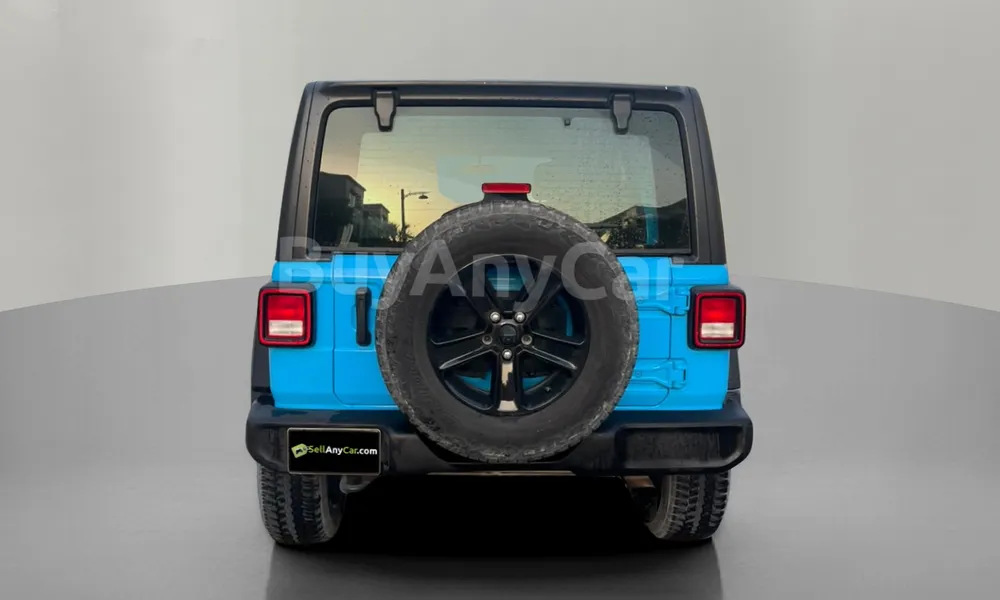 Vehicle photo 2