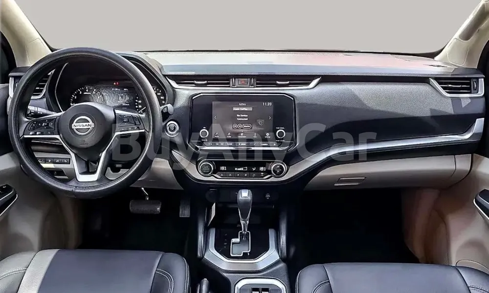 Vehicle photo 8