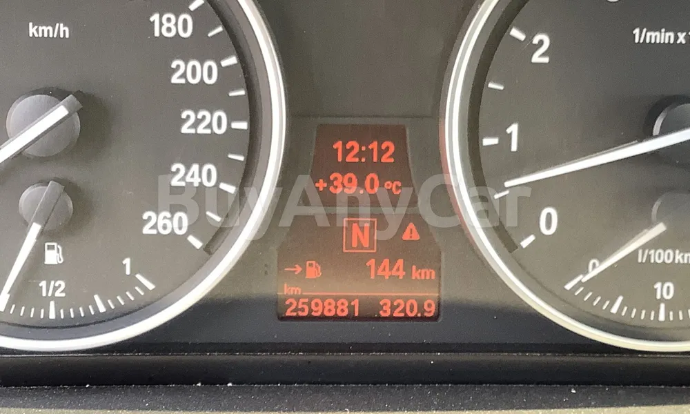 Vehicle photo 7