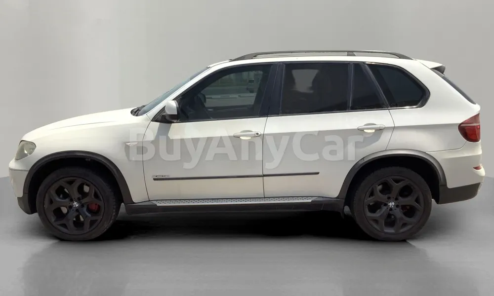 Vehicle photo 4