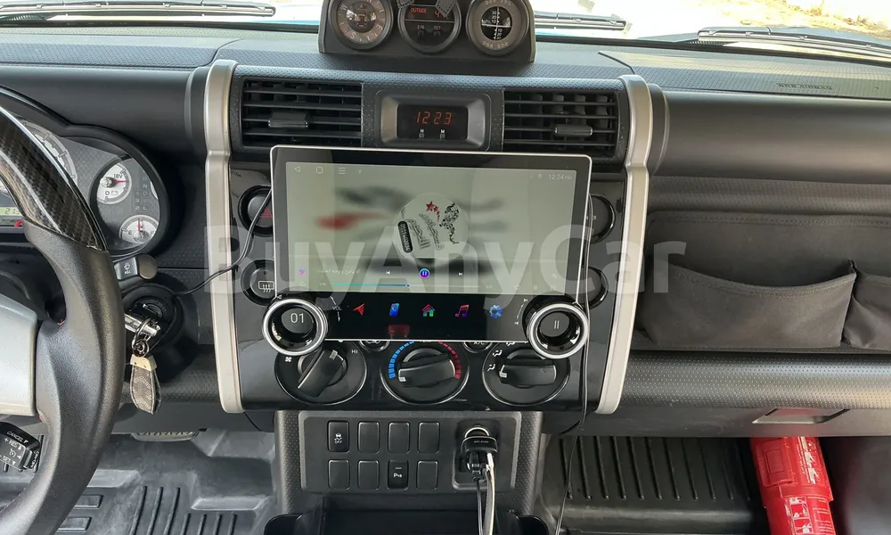 Vehicle photo 9