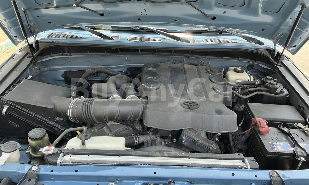 Vehicle photo 6