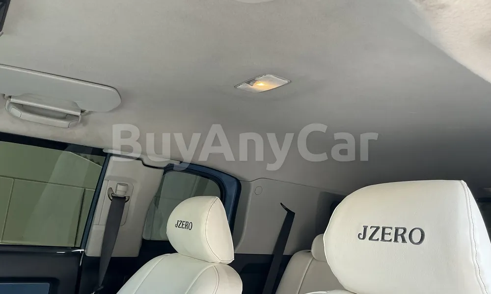 Vehicle photo 7