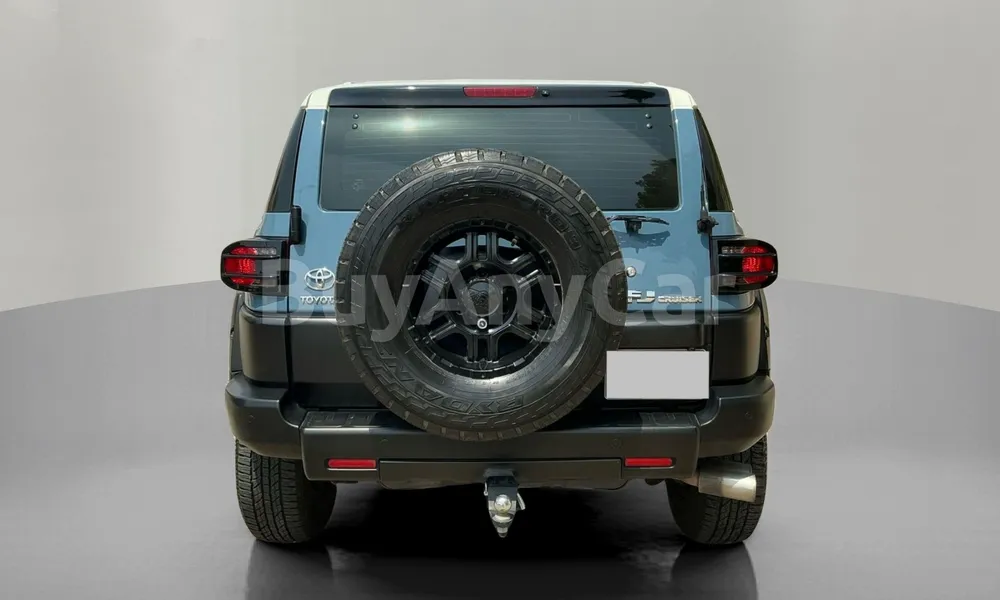 Vehicle photo 2