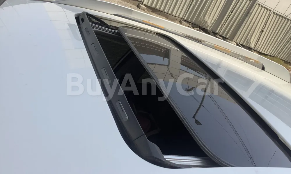 Vehicle photo 5