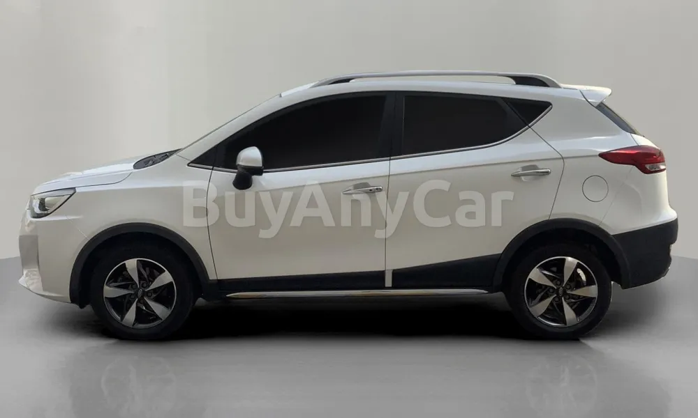 Vehicle photo 4