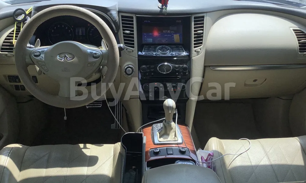 Vehicle photo 8