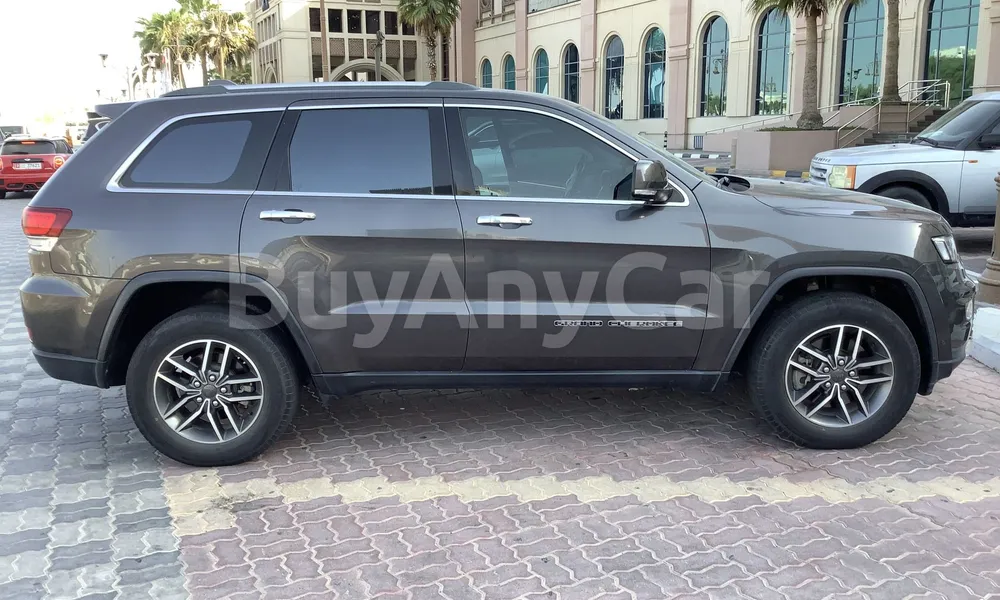 Vehicle photo 4