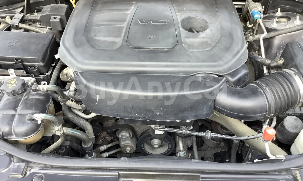 Vehicle photo 6