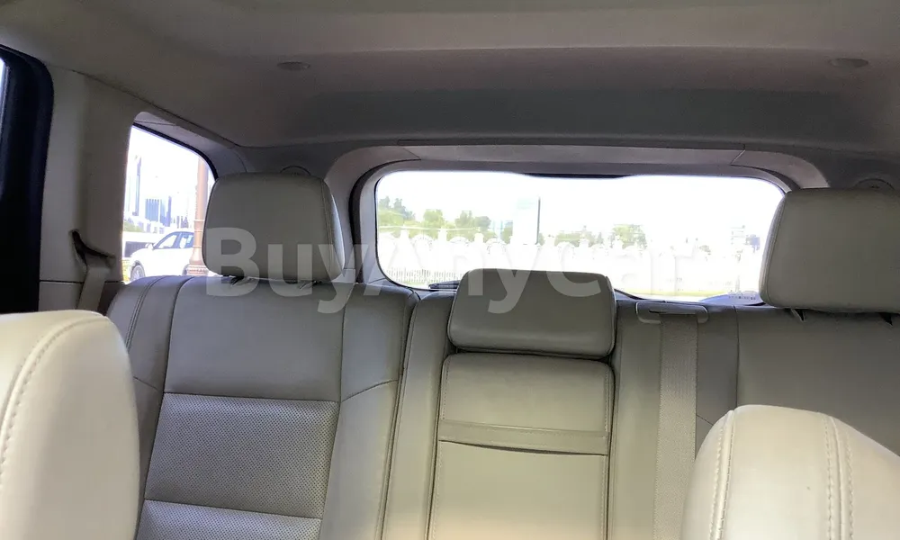 Vehicle photo 9