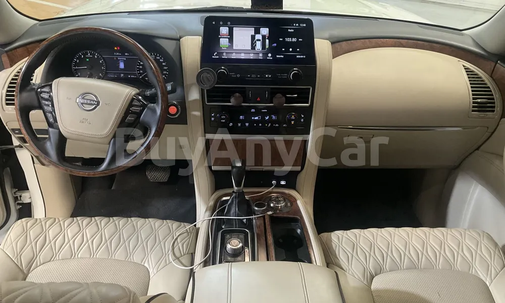 Vehicle photo 8