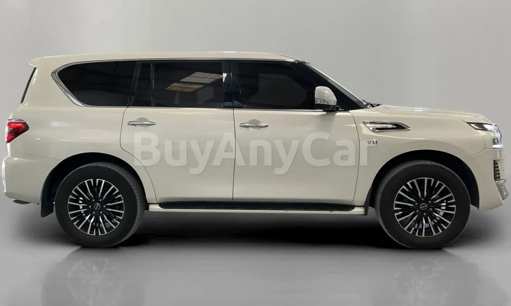 Vehicle photo 3