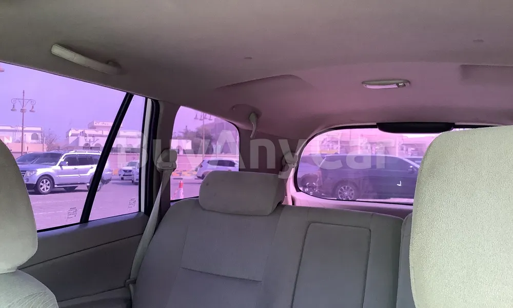 Vehicle photo 9