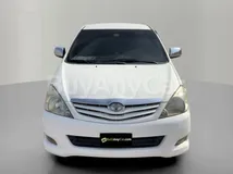 Toyota Innova 2010
