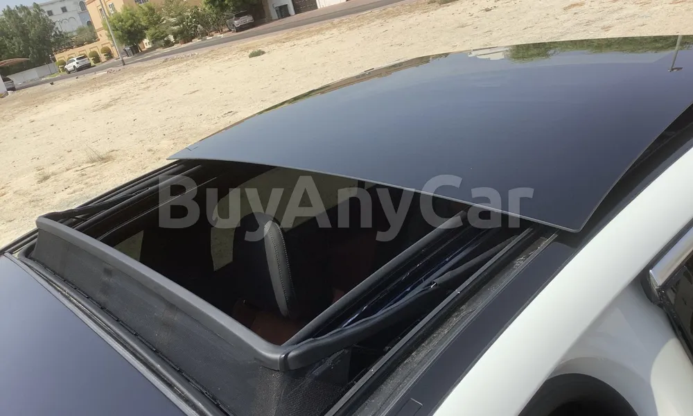 Vehicle photo 5