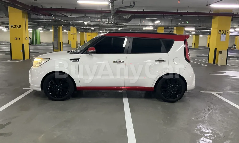 Vehicle photo 5