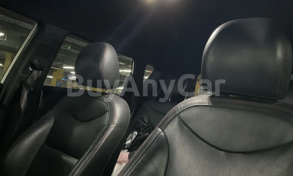 Vehicle photo 9