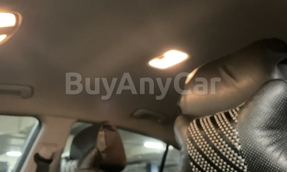 Vehicle photo 9