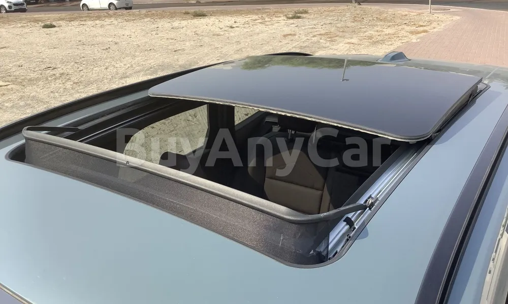 Vehicle photo 5