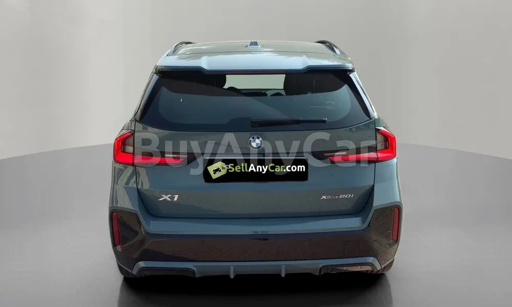Vehicle photo 2