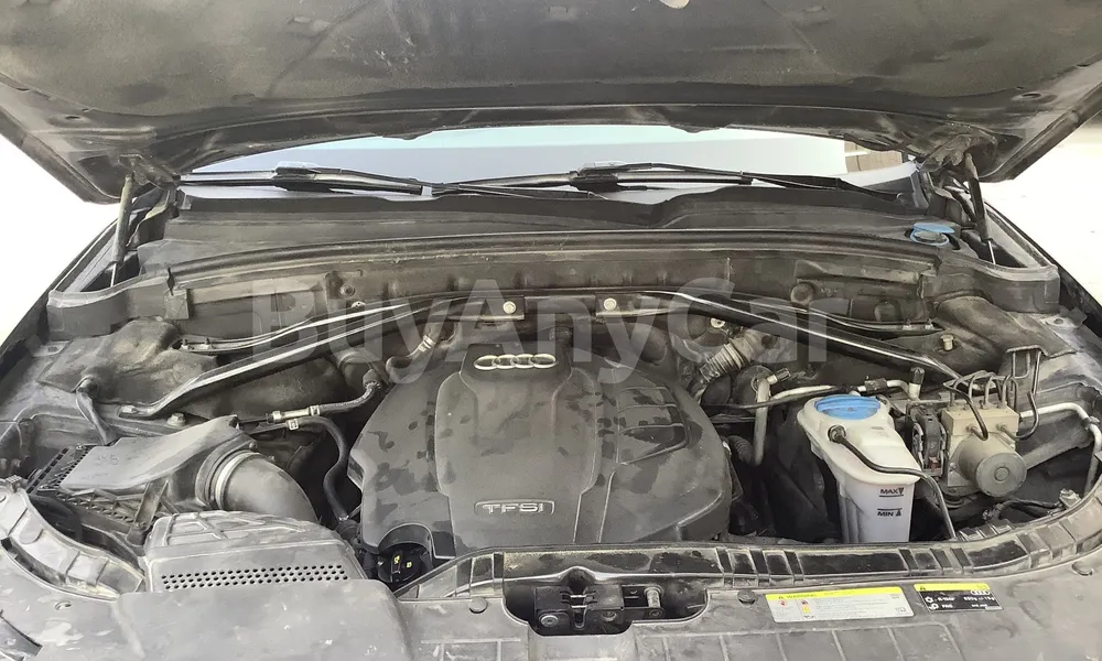 Vehicle photo 6