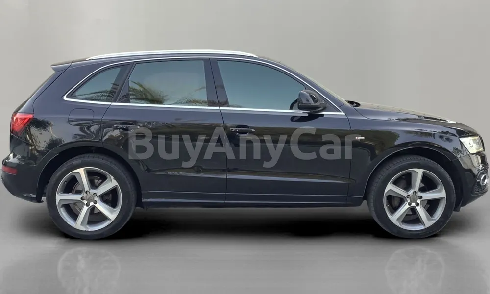 Vehicle photo 4