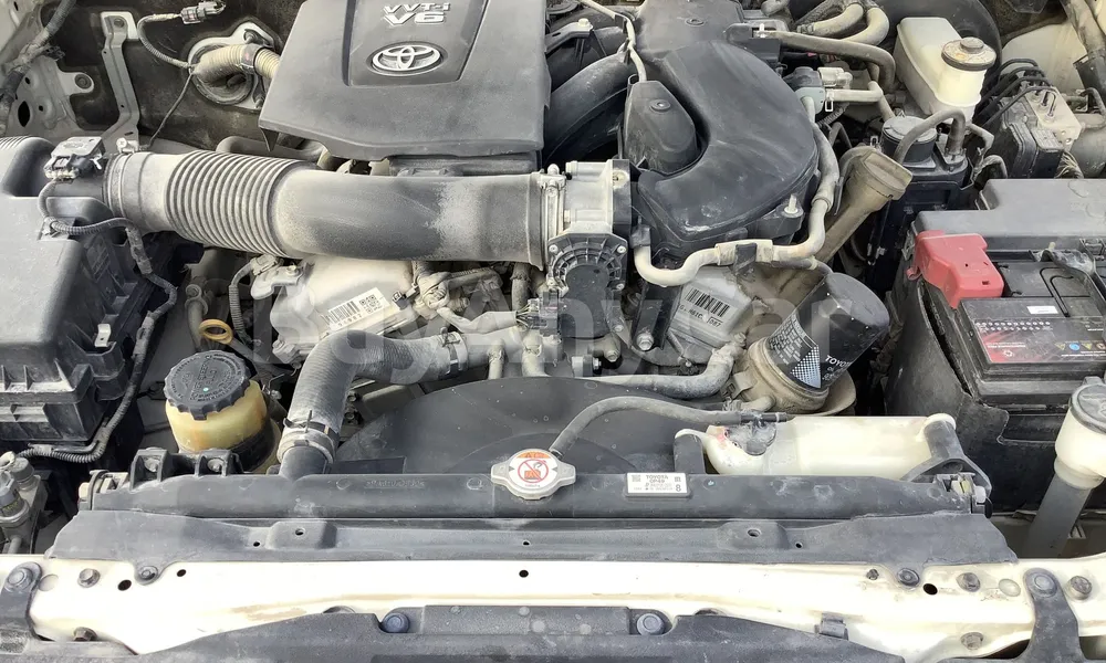 Vehicle photo 6